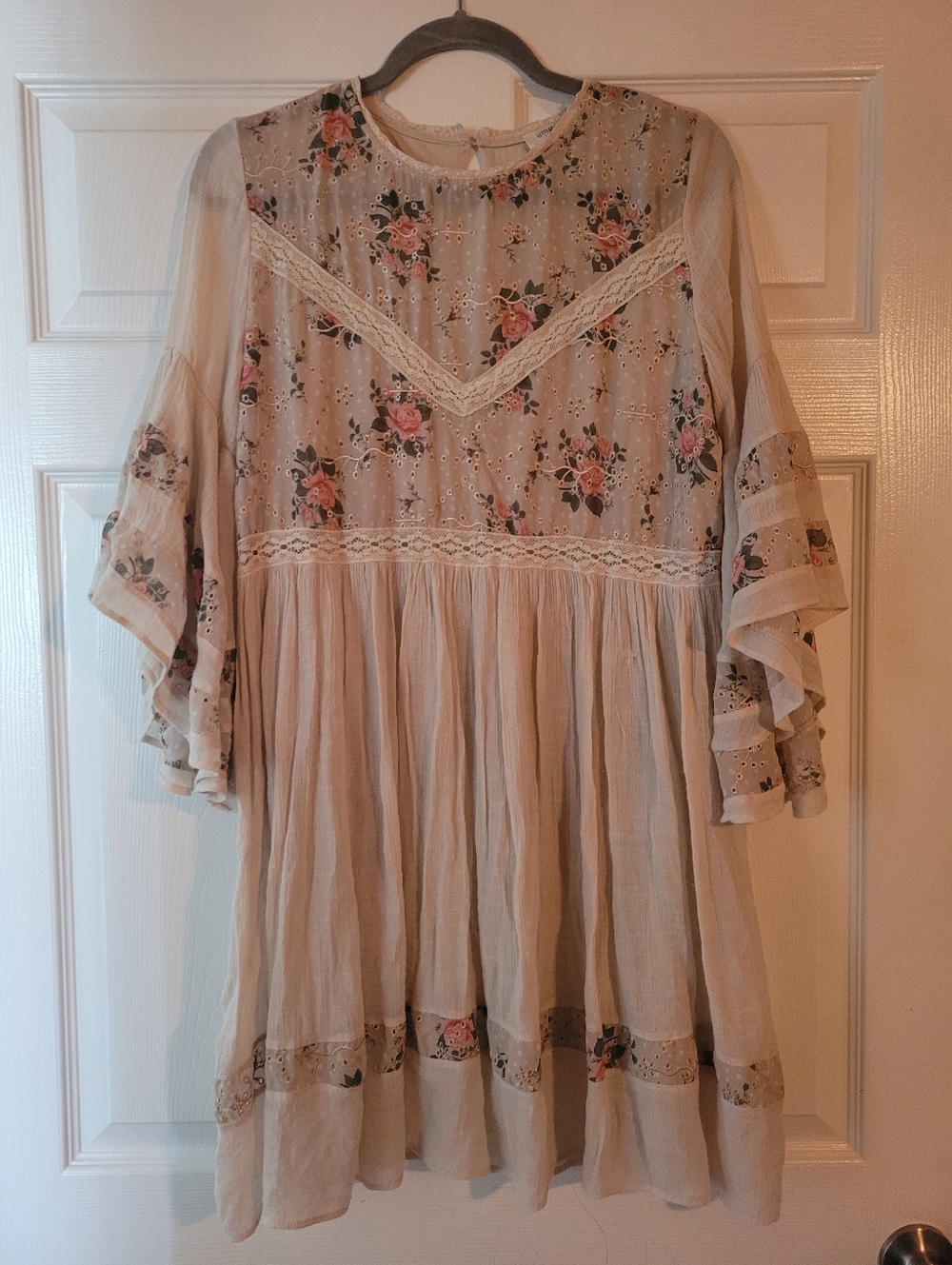 Boho Floral Peasant Tunic Dress in Cream with Pink Roses. Size Medium